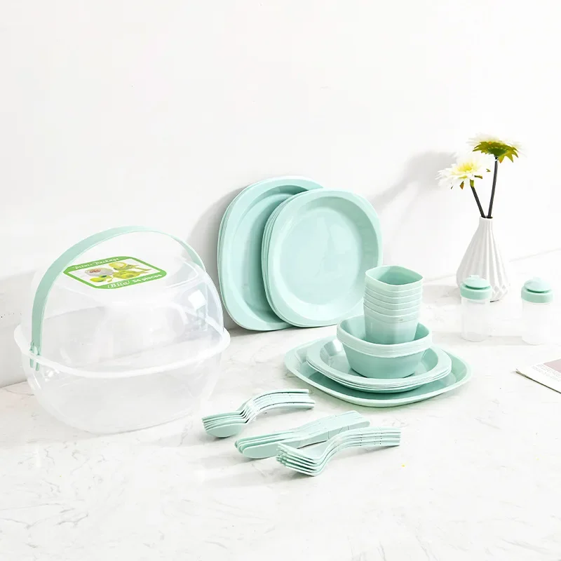 屋外用携帯式プラスチック製食器セット 54点セット。キャンプ - Camping Cooking Dining Set のレビューと価格