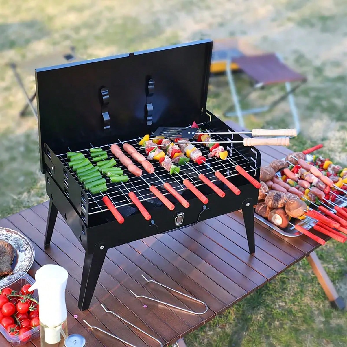小型の携帯用炭火焼きグリル1台。折りたたみ式で、バーベキュー - Camping Hiking Cooking のレビューと価格